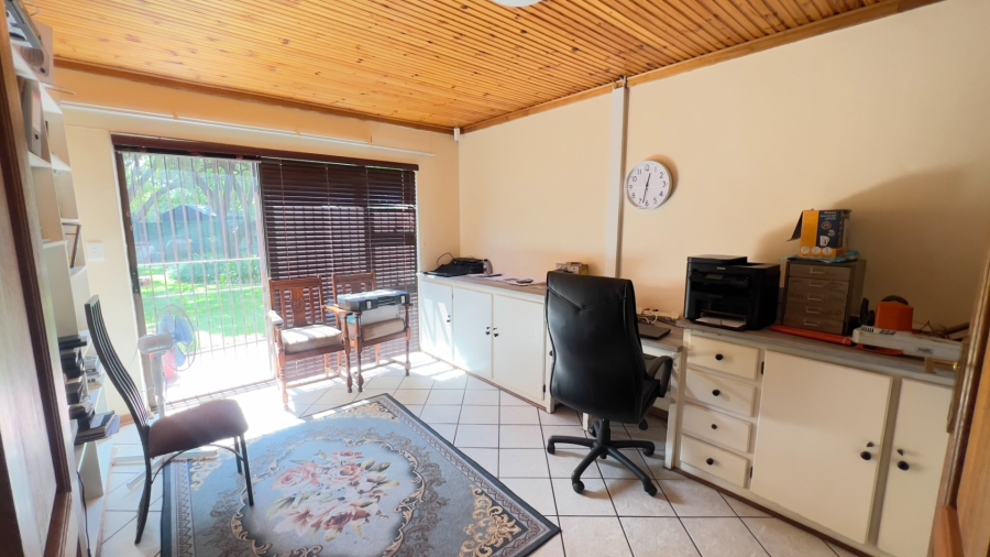 4 Bedroom Property for Sale in Langenhovenpark Free State